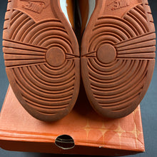 Load image into Gallery viewer, US13 Nike Dunk High Mesa Orange (2003)
