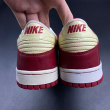 Load image into Gallery viewer, US10 Nike Dunk Low Valentine’s Day (2004)
