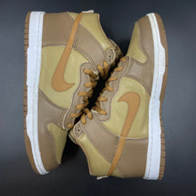 Load image into Gallery viewer, US9 Nike Dunk High Maple Hay (2003)

