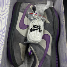 Load image into Gallery viewer, US10 Nike SB Dunk Low Purple Pigeon (2006)
