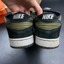 Load image into Gallery viewer, US13 Nike SB Dunk Low Loden (2002)
