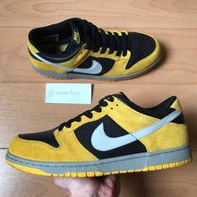 Load image into Gallery viewer, US12 Nike Dunk Low Varsity Maize Black (2007)
