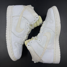 Load image into Gallery viewer, US9 Nike Dunk High LE White (1999)
