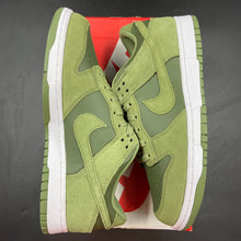 Load image into Gallery viewer, US9 Nike Dunk Low Palm Green (2016)
