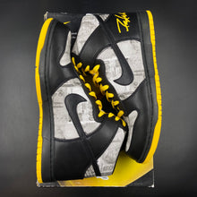 Load image into Gallery viewer, US11 Nike Dunk High FLOM x Livestrong (2009)
