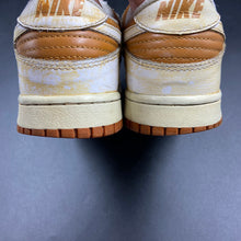 Load image into Gallery viewer, US7 Nike Dunk Low VNTG Reverse Curry (2010)
