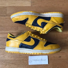 Load image into Gallery viewer, US8 Nike Dunk Low VNTG Reverse Michigan (2010)
