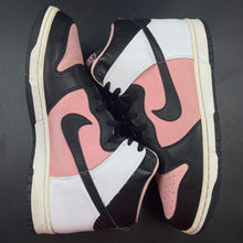 Load image into Gallery viewer, US10.5 Nike Dunk High Black Pink (2005)
