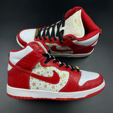 Load image into Gallery viewer, US10 Nike SB Dunk High Supreme Red Stars (2003)
