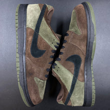 Load image into Gallery viewer, US9.5 Nike Dunk Low 6.0 Mocha Army Olive (2006)
