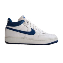 Load image into Gallery viewer, US12 Nike Sky Force 3/4 White / Blue (1984)
