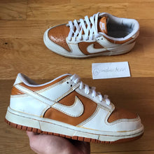 Load image into Gallery viewer, US6 Nike Dunk Low VNTG Reverse Curry (2010)
