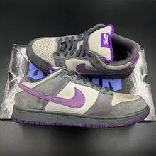 Load image into Gallery viewer, US10 Nike SB Dunk Low Purple Pigeon (2006)
