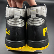 Load image into Gallery viewer, US9.5 Nike Dunk High FLOM x Livestrong (2009)
