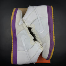 Load image into Gallery viewer, US12 Nike Dunk High White Hyacinth (2005)
