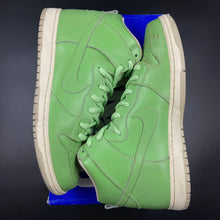 Load image into Gallery viewer, US12 Nike SB Dunk High Statue of Liberty (2011)
