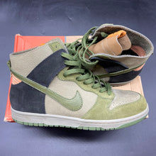 Load image into Gallery viewer, US10.5 Nike Dunk High Olive NL (2005)
