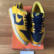 Load image into Gallery viewer, US8.5 Nike Dunk Low VNTG Reverse Michigan (2010)
