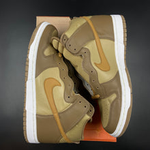 Load image into Gallery viewer, US11 Nike Dunk High Maple Hay (2003)

