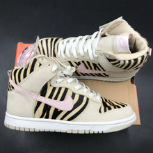 Load image into Gallery viewer, US10 Nike Dunk High Zebra (2005)
